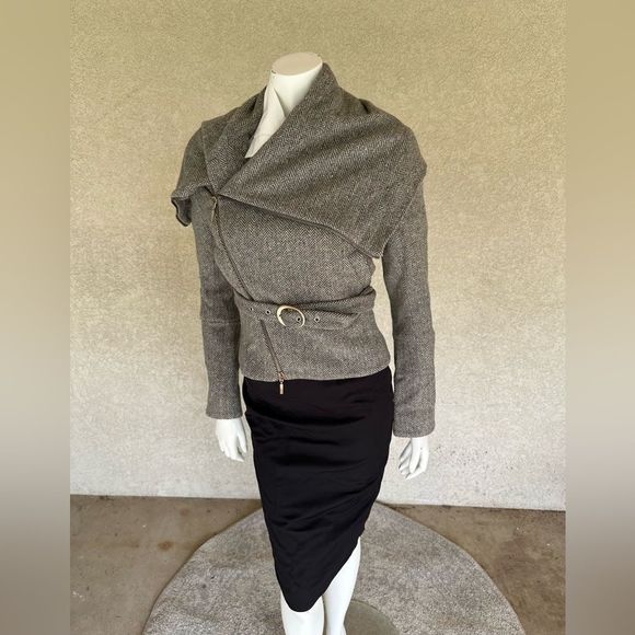 SCREENWORN Halle Berry Stella McCartney Herringbone Tweed Asymmetrical Jacket - Picture 4 of 9